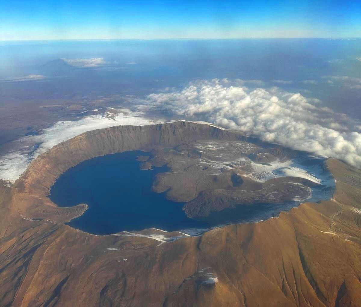 BİTLİS’İN TATVAN İLÇESİNDE BULUNAN DÜNYANIN İKİNCİ BÜYÜK KRATER GÖLÜ OLMA ÖZELLİĞİNE SAHİP NEMRUT...