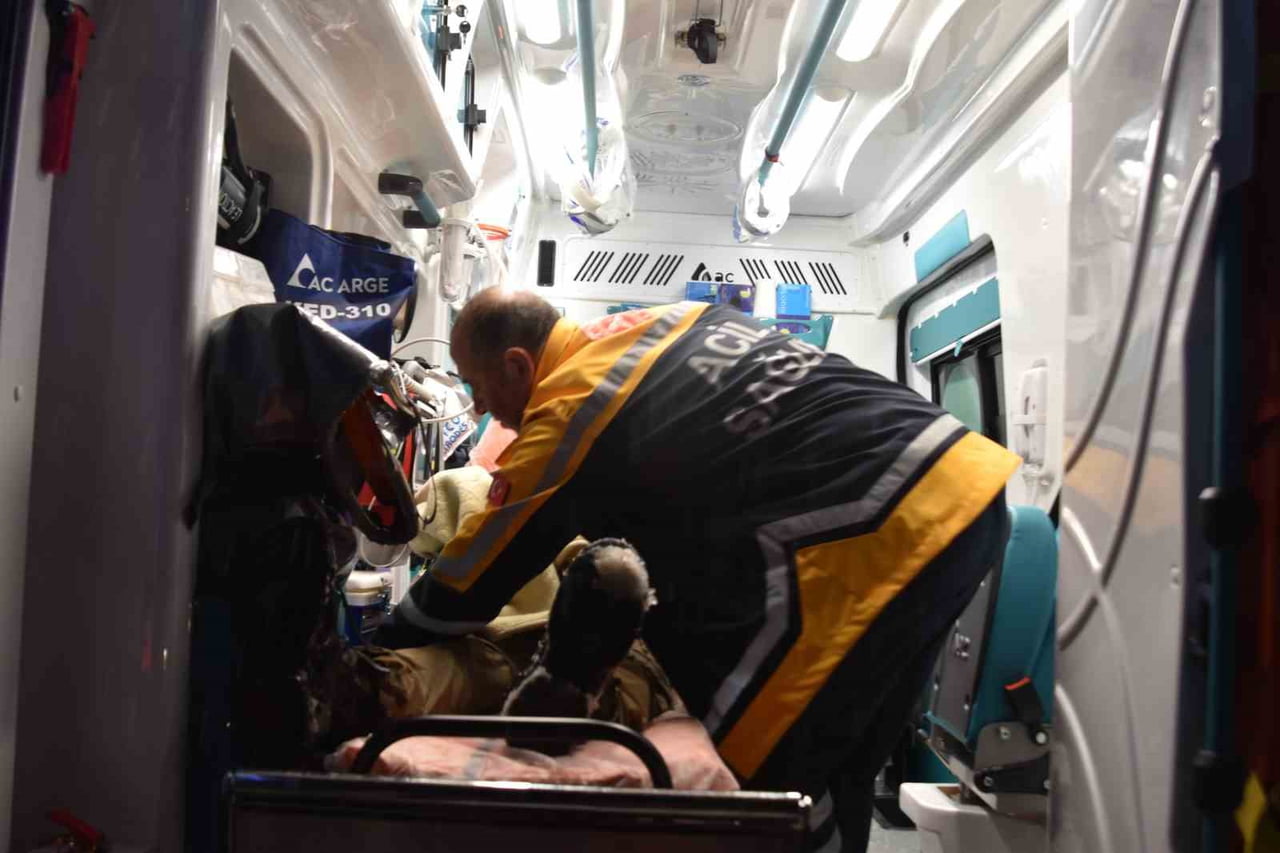 BİTLİS MERKEZE BAĞLI ÇELTİKLİ KÖYÜNDE ATEŞLENEN 7 AYLIK BEBEK, MELİSA ÇAPRAK EKİPLERİN KARDAN...