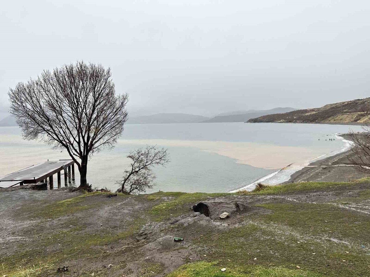 BİTLİS’TE YÜKSEK KESİMLERDE KAR ETKİLİ OLURKEN, BİR YANDA VATANDAŞLAR VAN GÖLÜ KIYISINDA MANGAL...
