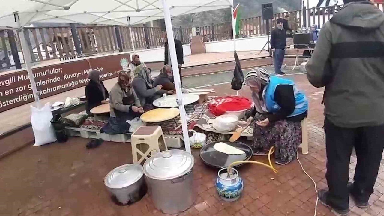 BOLU'DA GAZZE İÇİN DÜZENLENEN KERMES YOĞUN İLGİ GÖRDÜ; EL EMEĞİ ÜRÜNLERİN SATIŞINDAN ELDE EDİLEN...