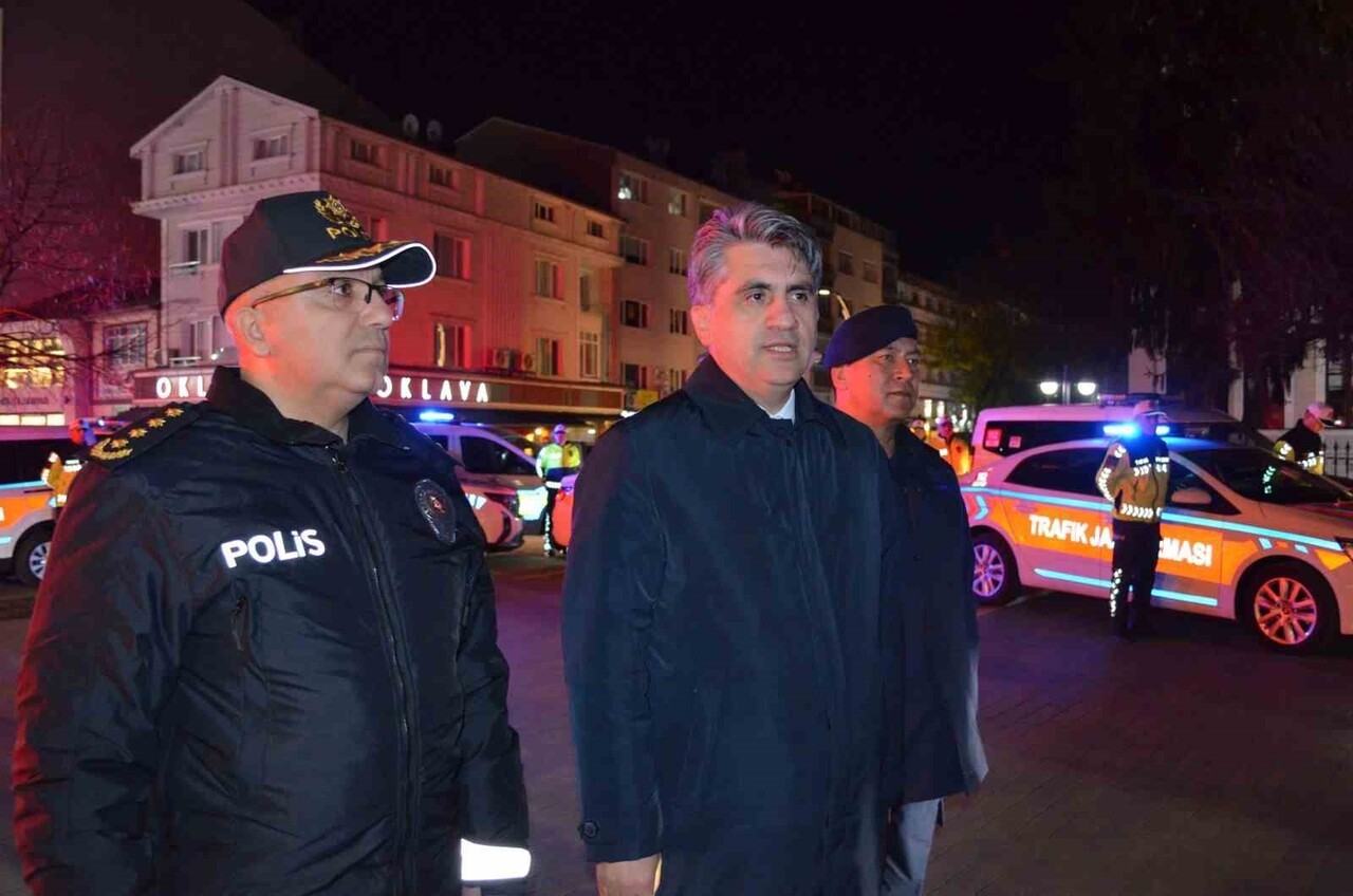 BOLU’DA İL EMNİYET MÜDÜRLÜĞÜ VE JANDARMA GENEL KOMUTANLIĞI’NA TAHSİS EDİLEN TOPLAM 68 ARAÇ...