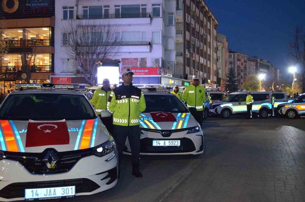 BOLU’DA İL EMNİYET MÜDÜRLÜĞÜ VE JANDARMA GENEL KOMUTANLIĞI’NA TAHSİS EDİLEN TOPLAM 68 ARAÇ...
