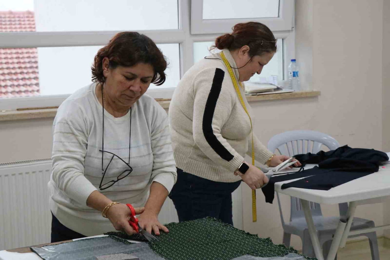 BOLU’DA ORTA VE İLERİ DÜZEY ZİHİNSEL ENGELLİ İLE OTİZMLİ BİREYLERİN EĞİTİM GÖRDÜĞÜ EMİNE MEHMET...