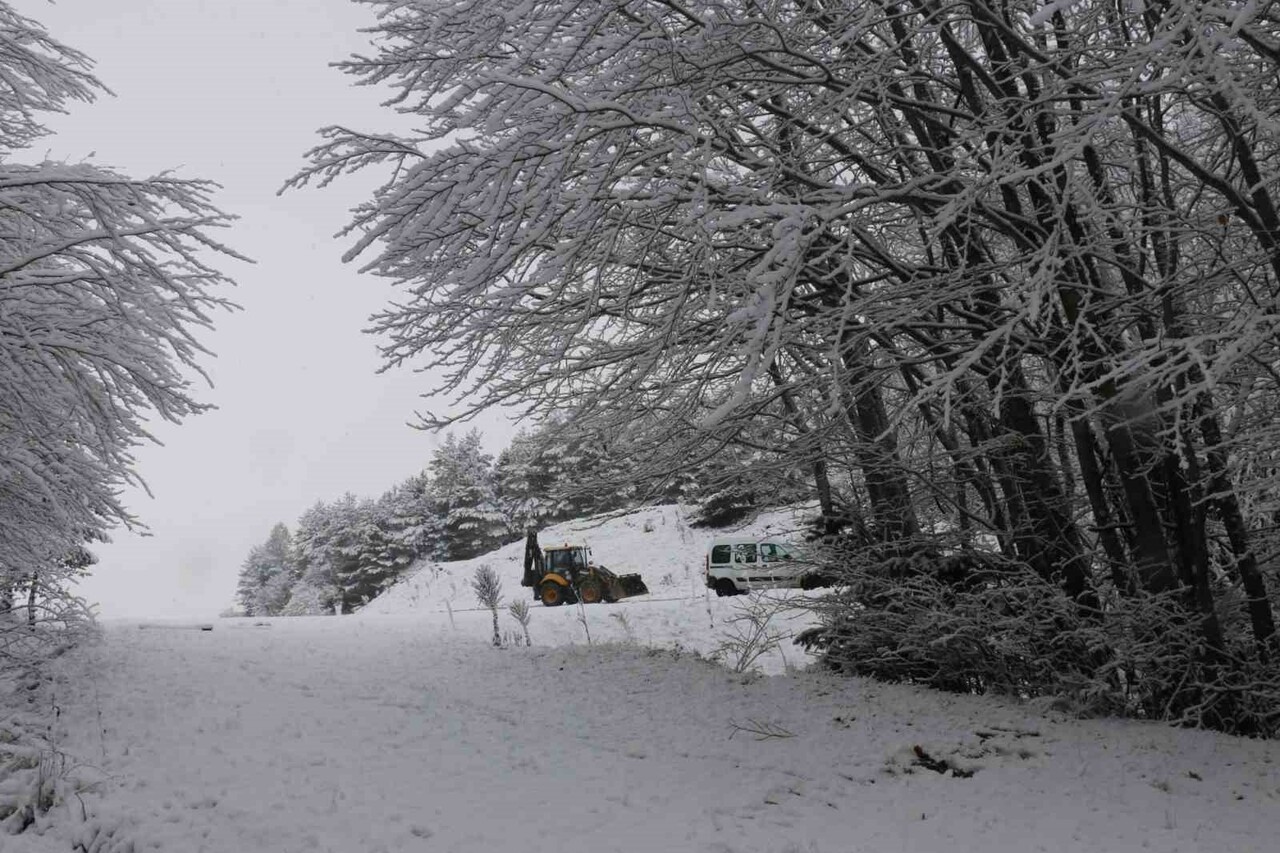 BOLU’NUN DOĞA HARİKASI ABANT GÖLÜ MİLLİ PARKI’NDA KIŞ GÜZELLİĞİ YAŞANIYOR.