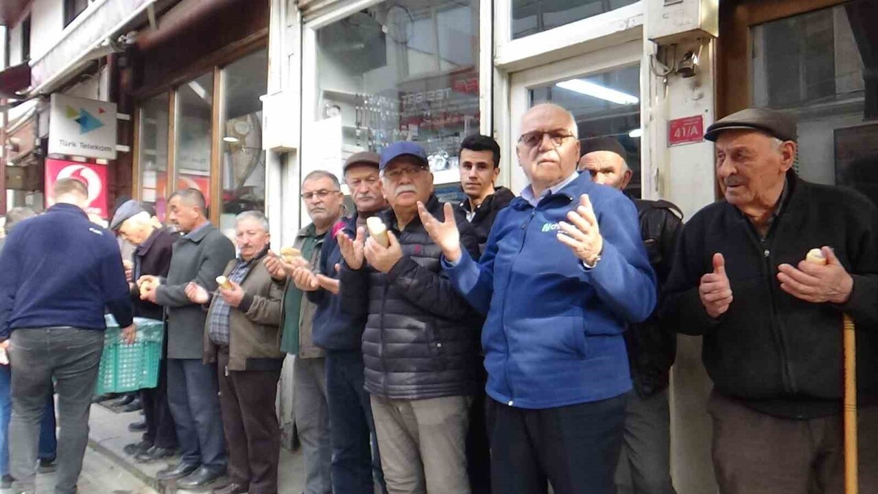 BOLU’NUN MUDURNU İLÇESİNDE 8 ASIRDIR GELENEKSEL OLARAK YAPILAN ESNAF DUASI, BU HAFTA DA CUMA...