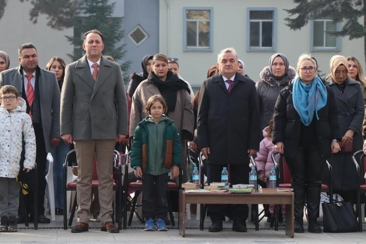 BOZÜYÜK'TE KİTAP OKUMA ETKİNLİĞİNE KAYMAKAM ÖZTÜRK'TEN DESTEK