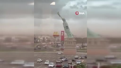 Brezilya'nın Rio Grande do Sul eyaletindeki Porto Alegre şehrinde etkili olan fırtına, Guaiba...