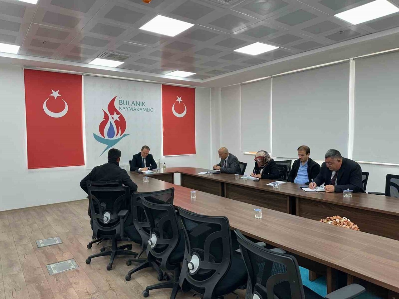 BULANIK'TA "HALK GÜNÜ" TOPLANTISI YAPILDI: SICAK BİR ORTAMDA VATANDAŞ-DEVLET BULUŞMASI