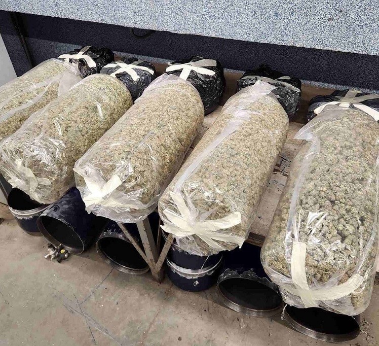 BULGARİSTAN PLAKALI İKİ OTOMOBİLDE, OTO GAZ TÜPLERİNE GİZLENEN 70 KİLO ESRAR ELE...