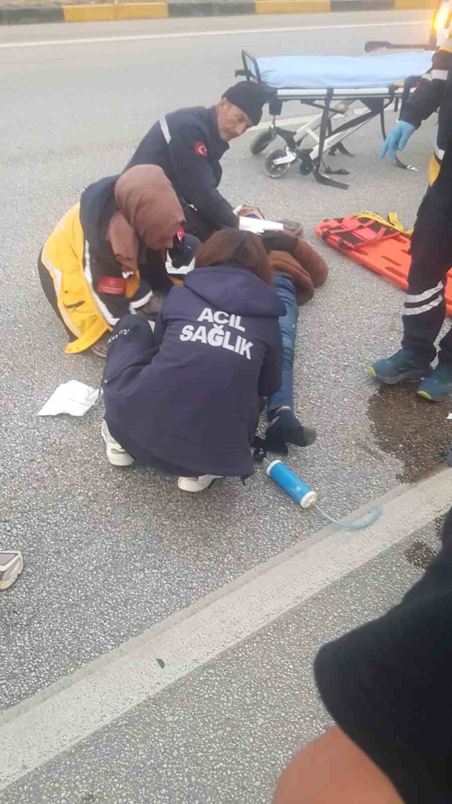 BURDUR’DA OTOMOBİL İLE MOTOSİKLETİN ÇARPIŞMASI SONUCU MEYDANA GELEN TRAFİK KAZASINDA MOTOSİKLET...