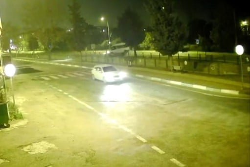 BURSA'DA MEYDANA GELEN TRAFİK KAZASINDA KONTROLDEN ÇIKAN MİNİBÜS DEREYE UÇTU. KAZADA SÜRÜCÜ...