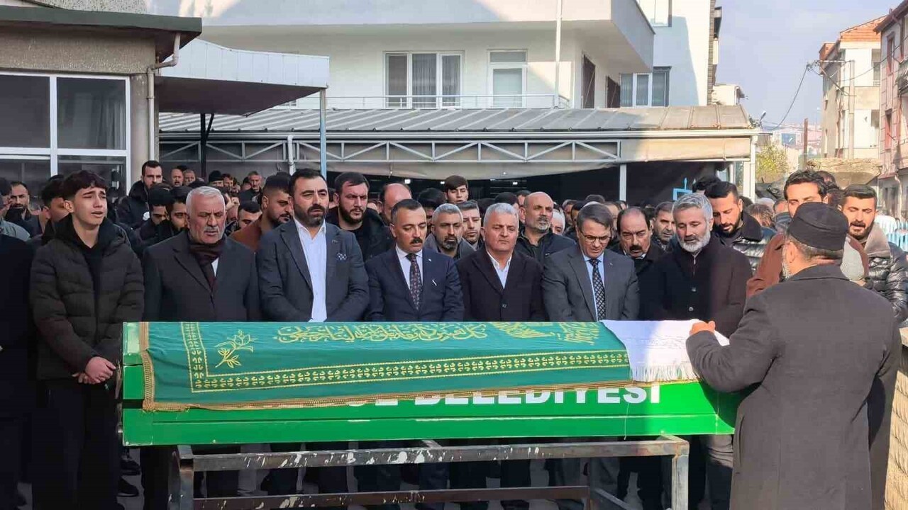 BURSA'DA MEYDANA GELEN ZİNCİRLEME KAZADA AĞIR YARALANARAK KALDIRILDIĞI HASTANEDE HAYATINI KAYBEDEN...