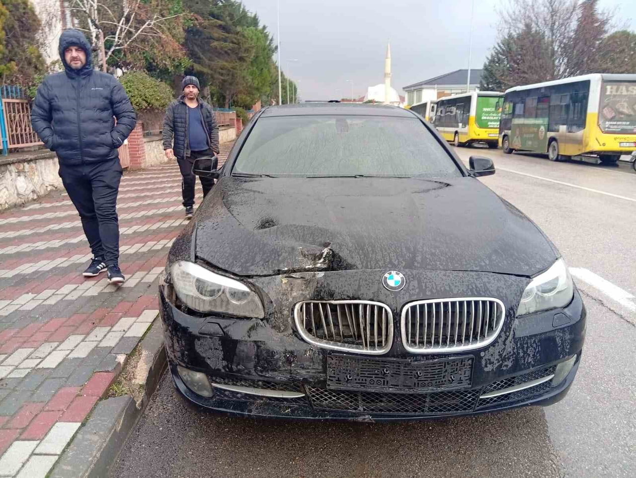 BURSA'NIN İNEGÖL İLÇESİNDE MEYDANA GELEN KAZADA HAFİF TİCARİ ARAÇ İLE OTOMOBİL ÇARPIŞTI; 2 KİŞİ...