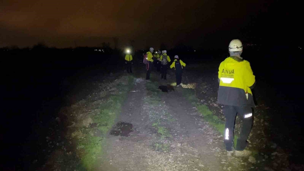 BURSA'NIN İNEGÖL İLÇESİNDEKİ ENGELSİZ YAŞAM MERKEZİ'NDEN KAÇAN 15 YAŞINDAKİ ENGELLİ GENÇ HER YERDE...