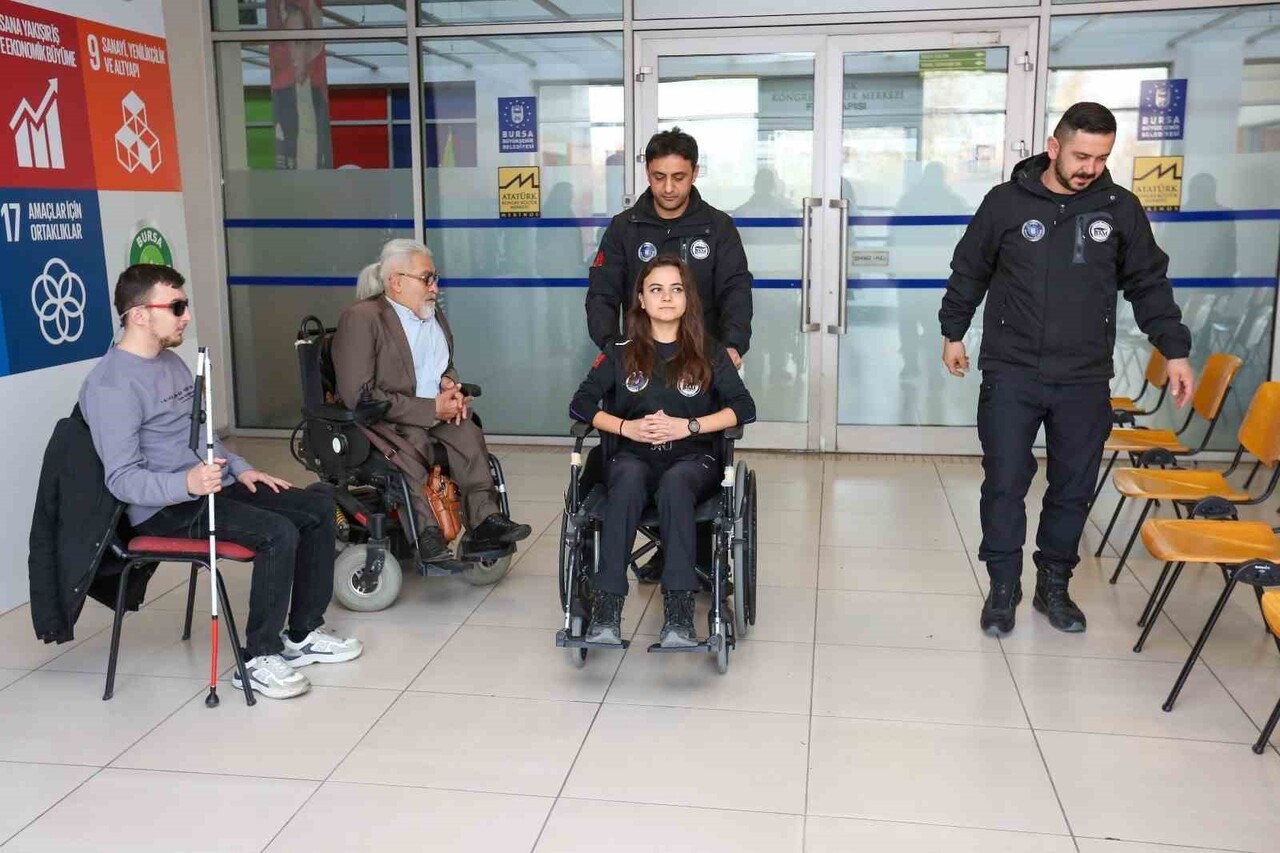 BURSA BÜYÜKŞEHİR BELEDİYESİ BÜNYESİNDE PERSONELİN GÖNÜLLÜ KATILIMIYLA KURULAN BURSA ACİL MÜDAHALE...