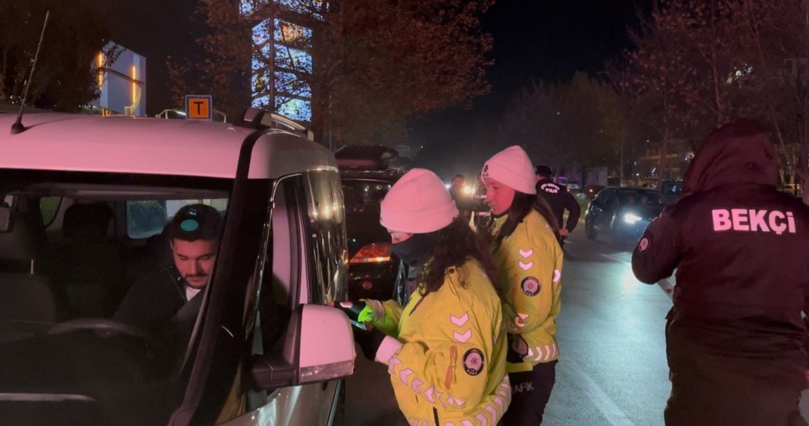 BURSA’DA NİLÜFER, OSMANGAZİ VE YILDIRIM İLÇELERİNDE POLİS EKİPLERİNCE GERÇEKLEŞTİRİLEN ASAYİŞ...