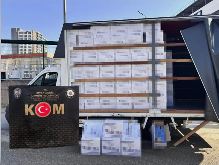 BURSA EMNİYET MÜDÜRLÜĞÜ EKİPLERİNCE DÜZENLENEN OPERASYONDA 3 MİLYON 410 BİN ADET KAÇAK MAKARON ELE...