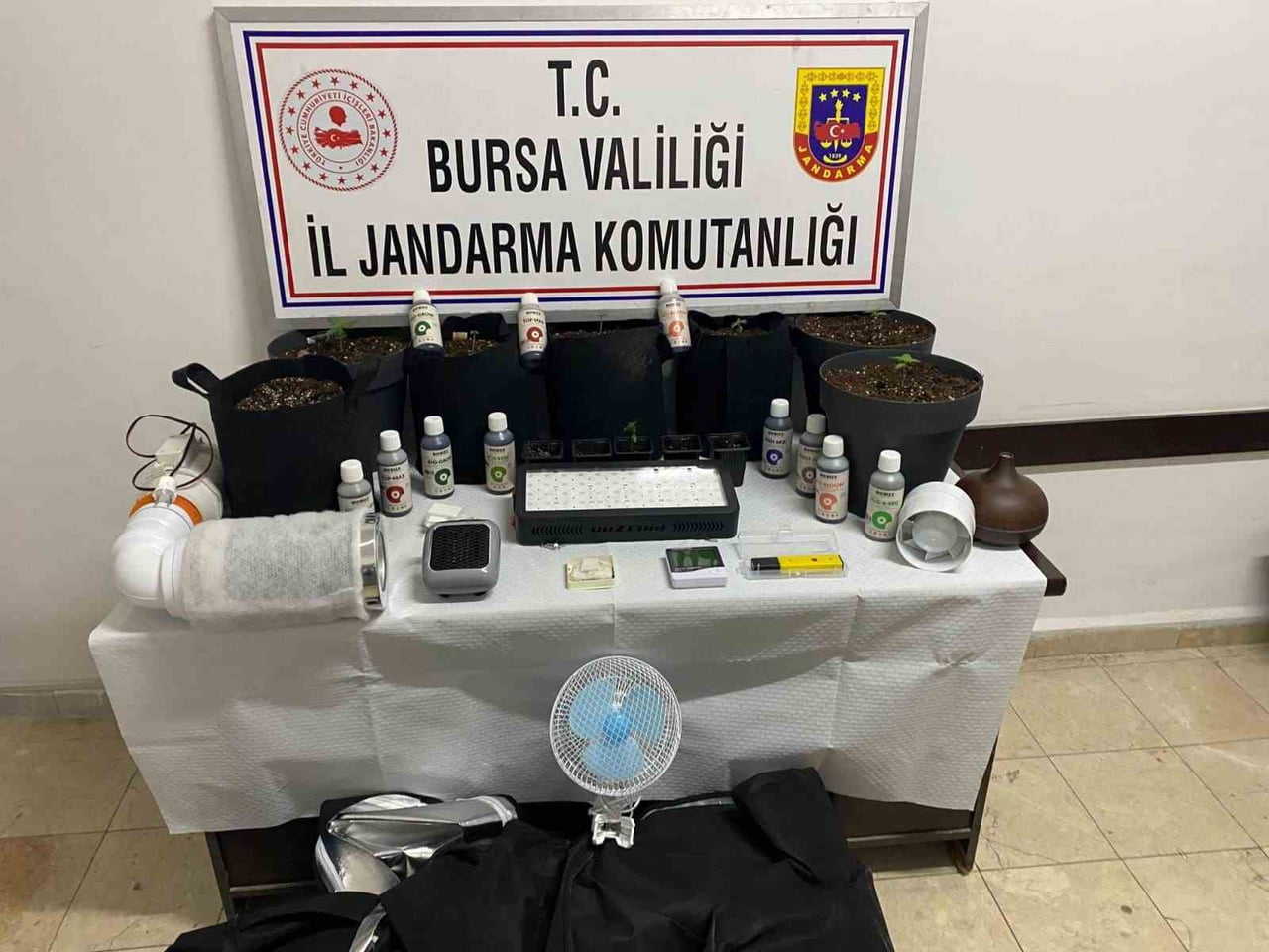 BURSA İL JANDARMA KOMUTANLIĞI NARKOTİK SUÇLARLA MÜCADELE EKİPLERİ, UYUŞTURUCU İLE MÜCADELE...