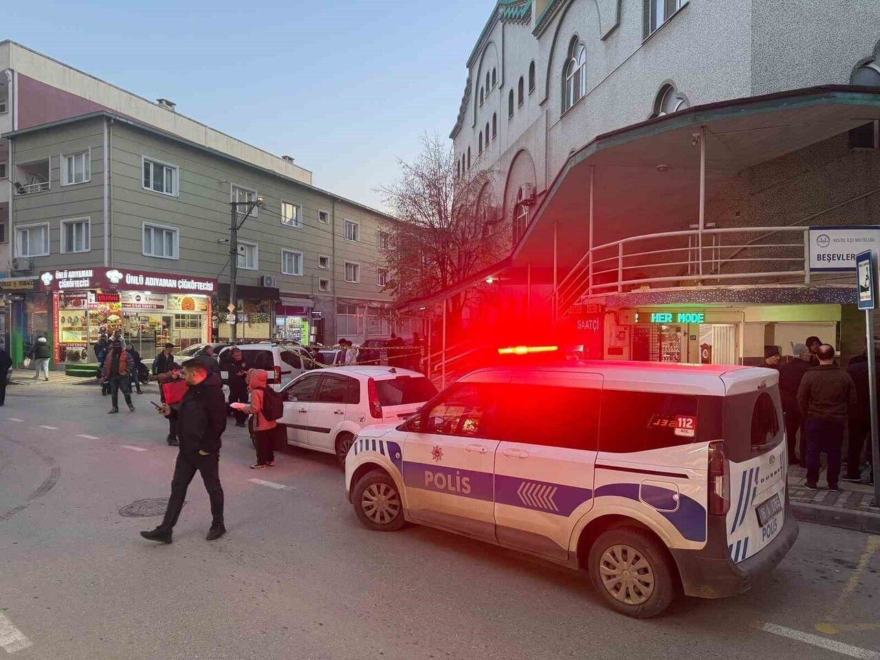 BURSA’NIN KESTEL İLÇESİNDE YAŞLARI 18’İN ALTINDA OLDUĞU ÖĞRENİLEN ÇOCUKLAR ARASINDA ÇIKAN BIÇAKLI...