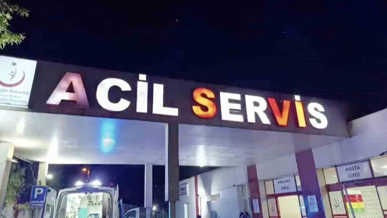 BURSA’NIN OSMANGAZİ İLÇESİNDE BABA İLE OĞLU ARASINDA ÇIKAN TARTIŞMA BIÇAKLI KAVGAYA DÖNÜŞTÜ....