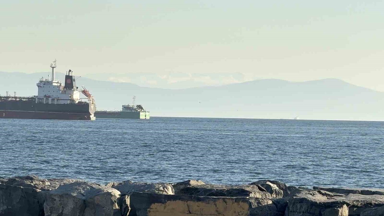 BURSA ULUDAĞ’IN ZİRVESİ İSTANBUL AVCILAR İLÇESİNDEN GÖRÜLDÜ