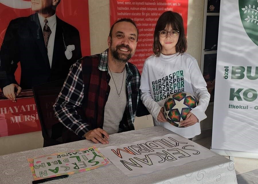 BURSASPOR’UN EFSANE İSMİ SERCAN YILDIRIM, KARİYER GÜNLERİNDE ÖĞRENCİLERİN SORULARINI CEVAPLADI....