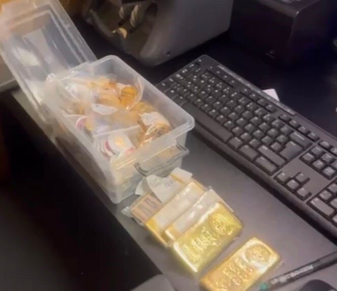 BÜYÜKÇEKMECE ADLİYESİ EMANET BÜROSUNUN GÖREVLİ ZİMMET MEMURUNUN 50 KİLOGRAM GÜMÜŞ VE YAKLAŞIK 25...