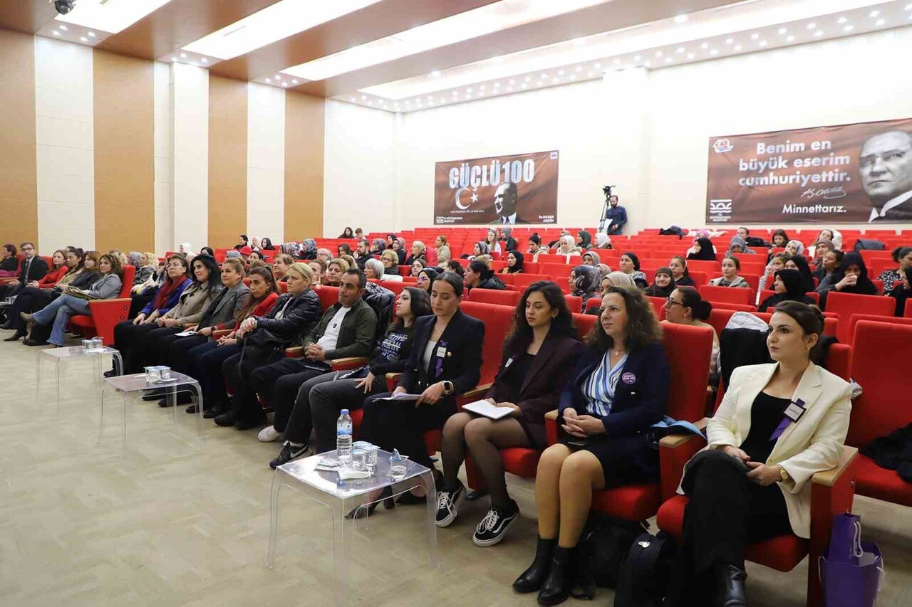 BÜYÜKÇEKMECELİ KADINLAR, BÜYÜKÇEKMECE BELEDİYESİ SOSYAL HİZMETLER MÜDÜRLÜĞÜ TARAFINDAN KADINA...