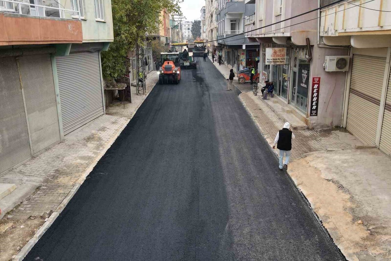 BÜYÜKŞEHİR BELEDİYESİ ARABAN’DA ASFALT ÇALIŞMALARINA ARALIKSIZ DEVAM EDİYOR