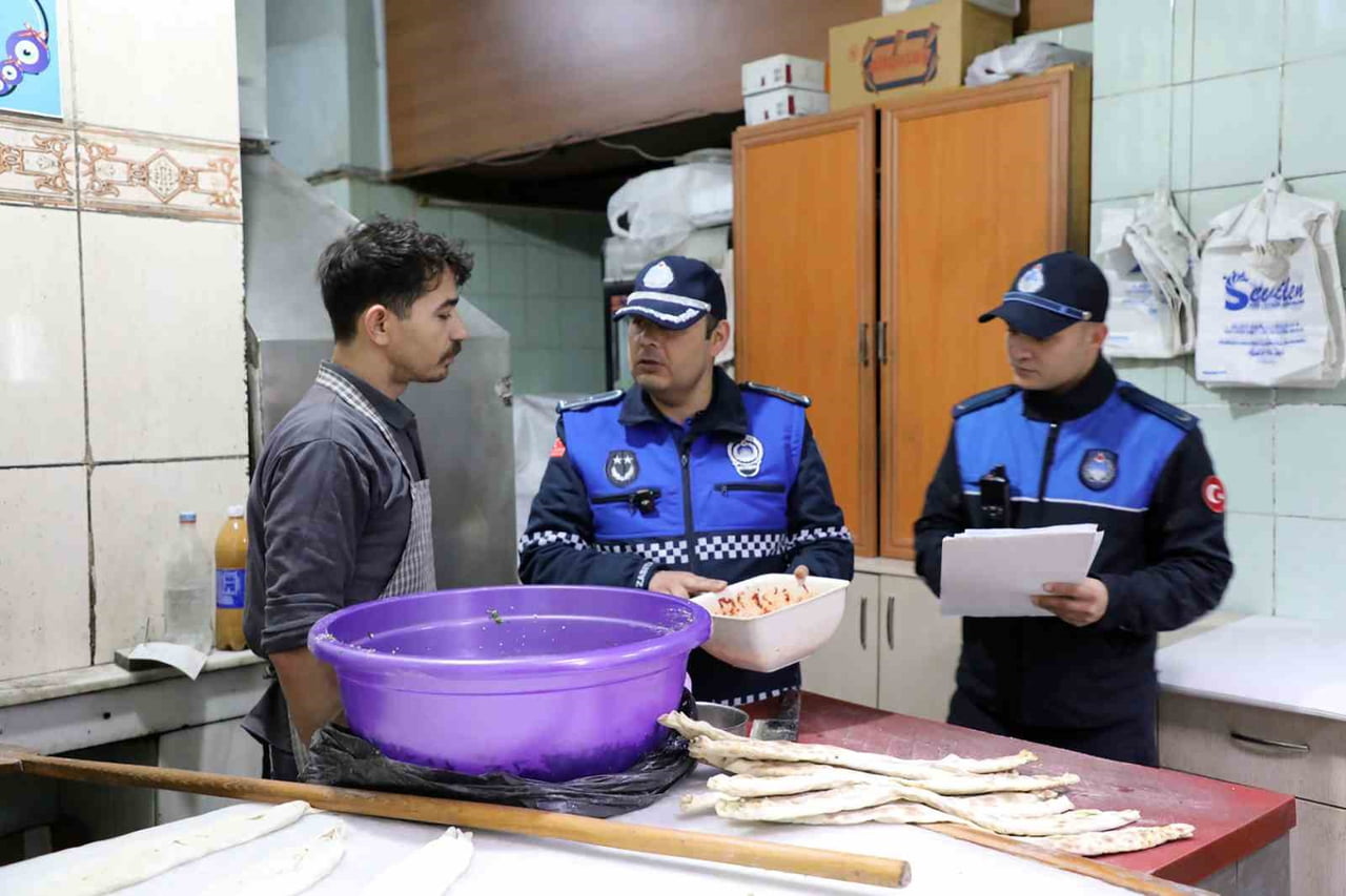 BÜYÜKŞEHİR ZABITASINDAN HİJYEN VE GRAMAJ DENETİMİ