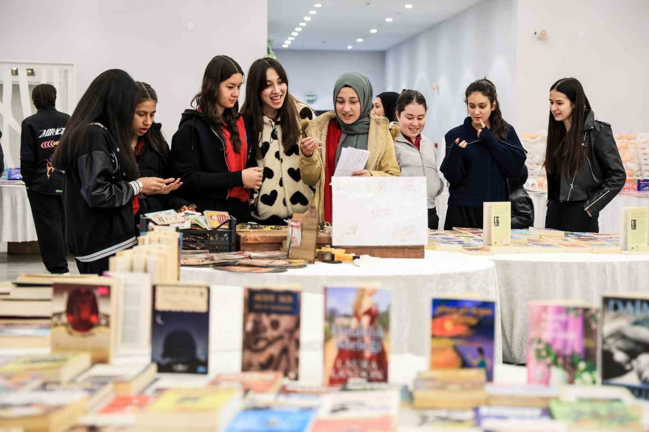 ÇAMELİ’DE İLK KEZ DÜZENLENEN ÇAMELİ BELEDİYESİ 1. KİTAP GÜNLERİ, DÜZENLENEN AÇILIŞ PROGRAMIYLA...