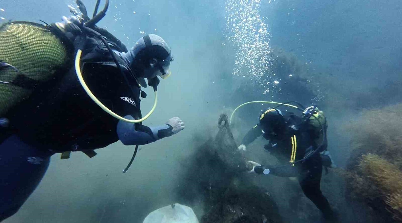 ÇANAKKALE BOĞAZI’NDA ‘DENİZLERİN TERK EDİLMİŞ AV ARAÇLARINDAN TEMİZLENMESİ PROJESİ’ ÇERÇEVESİNDE...