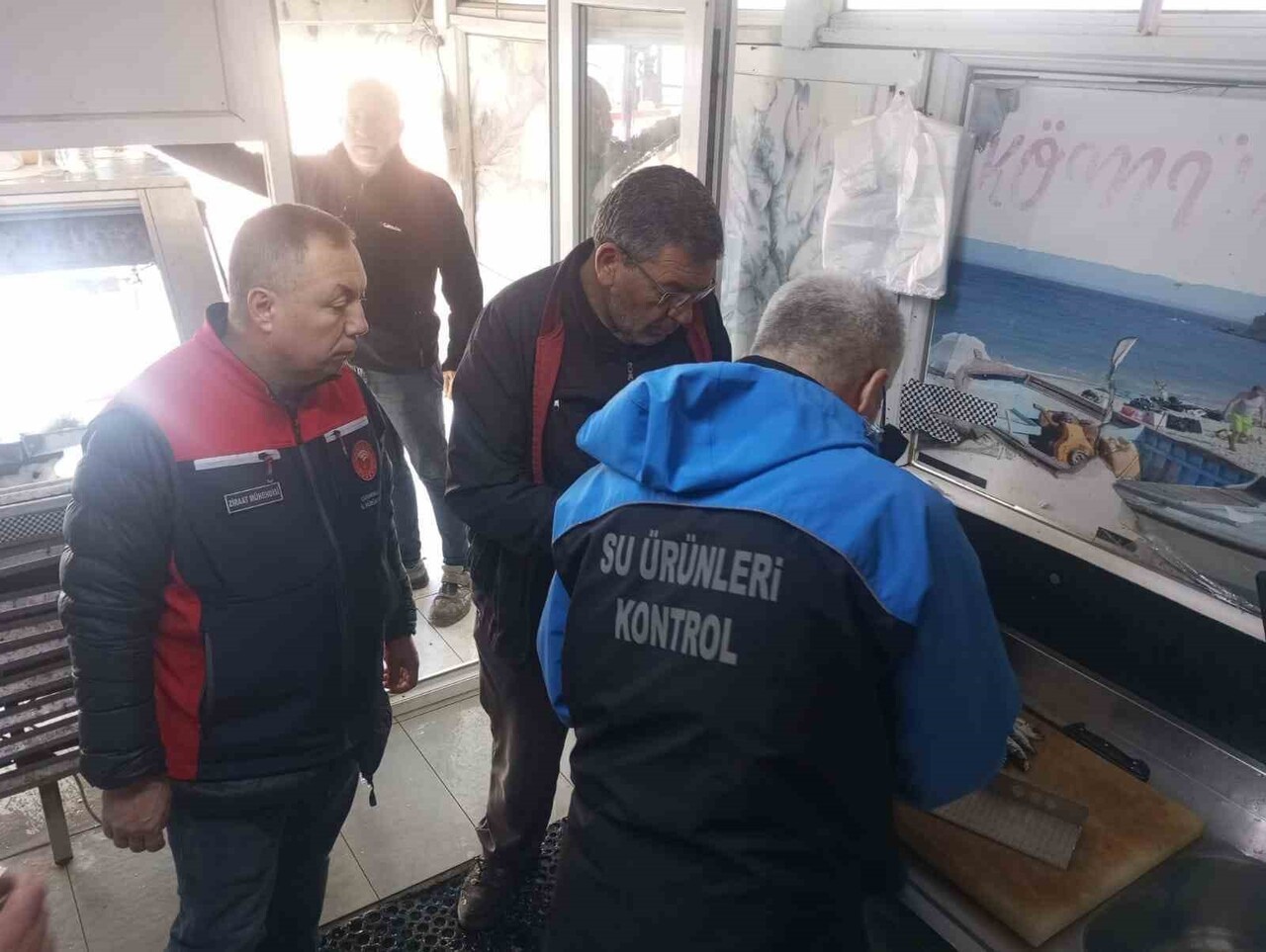 ÇANAKKALE’NİN GELİBOLU İLÇESİNDE SÜRDÜRÜLEBİLİR SU ÜRÜNLERİ AVCILIĞI İÇİN DENETİMLERİNDE 45 KİLO...