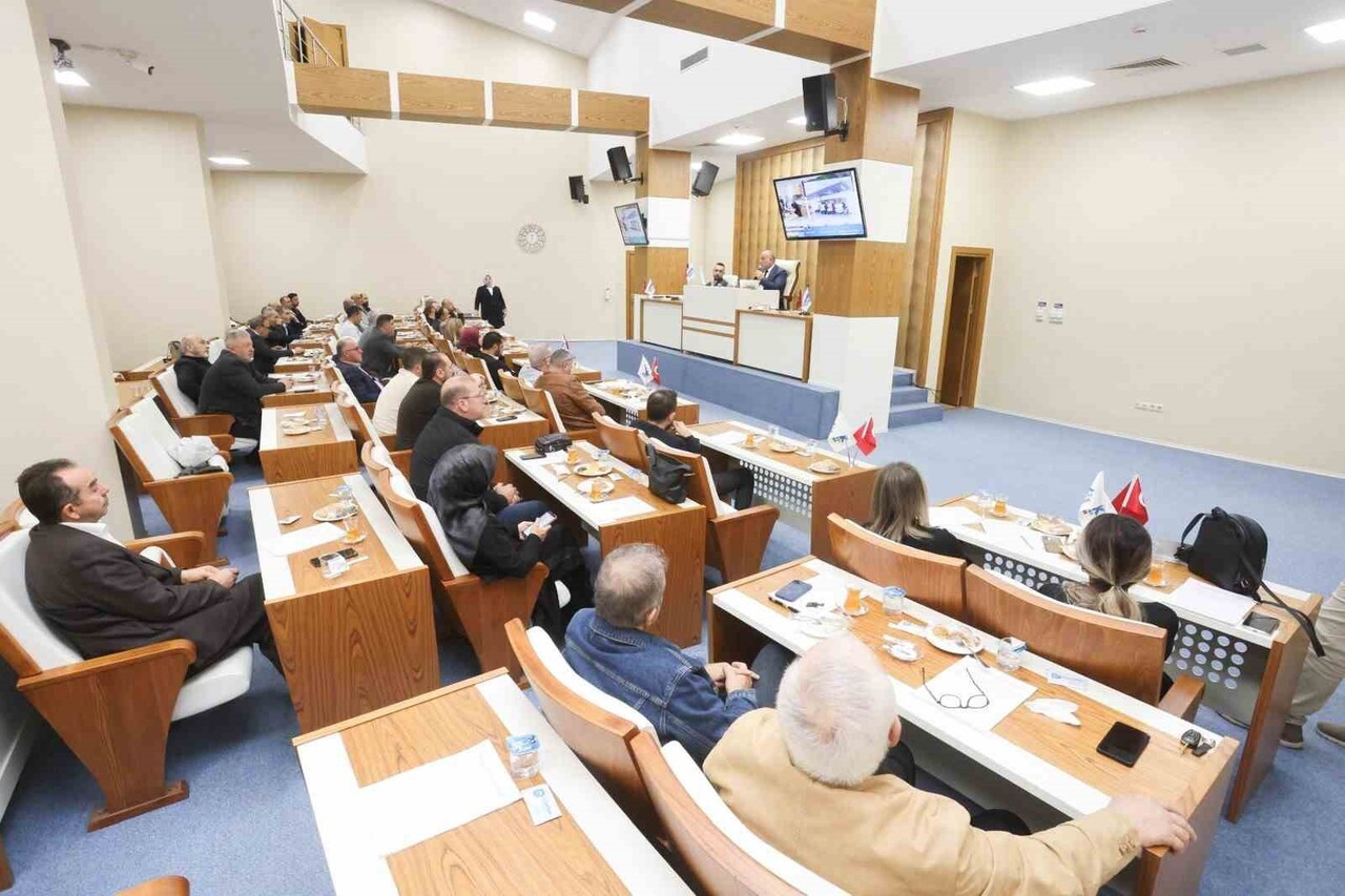 CANİK BELEDİYE MECLİSİ ARALIK AYI AÇILIŞ TOPLANTISI'NDA İLÇEDE ESER VE HİZMET SEFERBERLİĞİNİ...