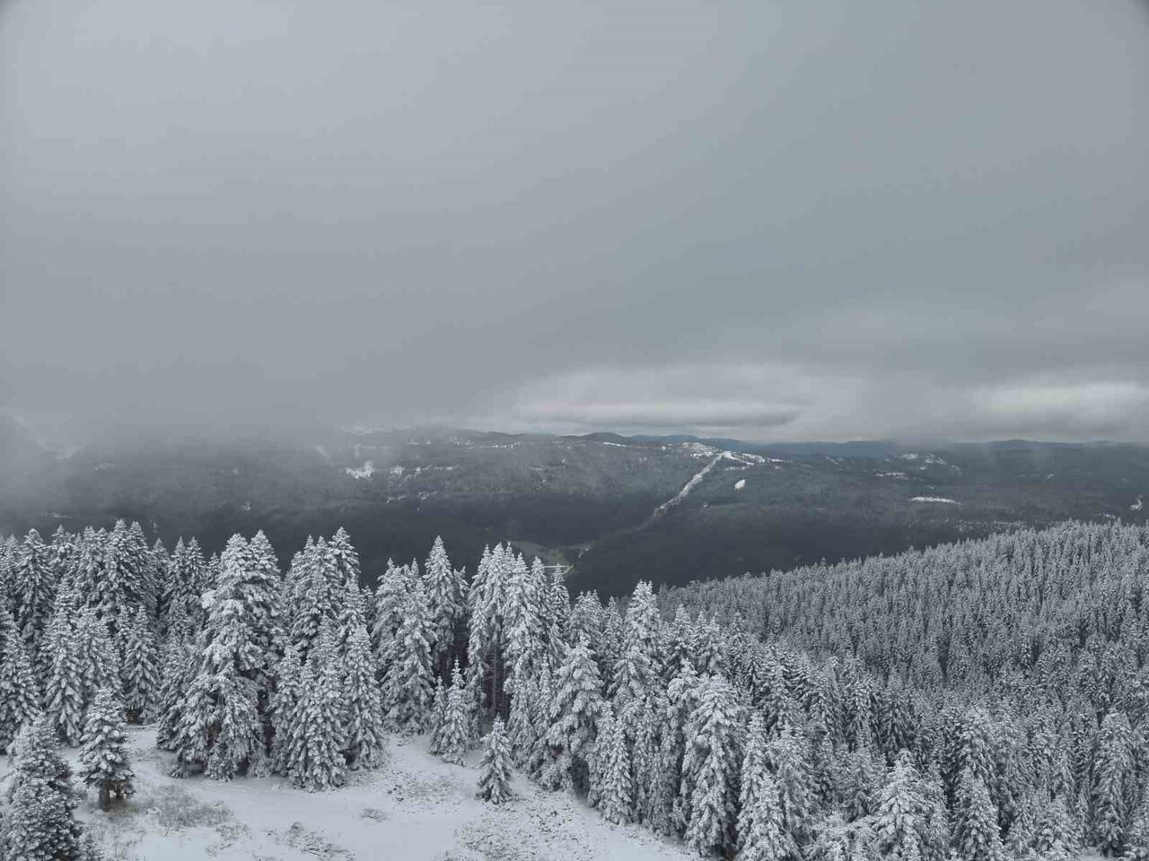 ÇANKIRI-KASTAMONU SINIRINDA YER ALAN ILGAZ DAĞI, KAR YAĞIŞI NEDENİYLE BEYAZA BÜRÜNDÜ....