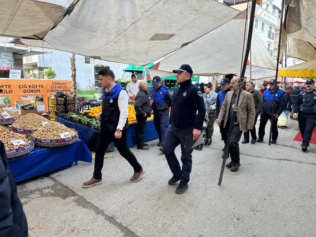 ÇAYIROVA'DA YENİMAHALLE'DE KURULAN SEMT PAZARINDA TÜKETİCİ HAKLARININ KORUNMASI VE PAZAR DÜZENİNİN...