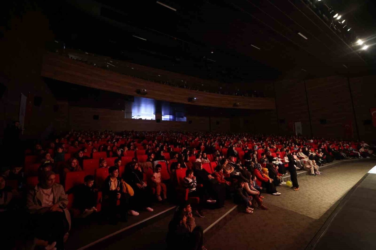 ÇAYIROVA İLÇESİNDE ARALIK AYI BOYUNCA DÜZENLENECEK KÜLTÜR-SANAT ETKİNLİKLERİ KAPSAMINDA, ÇOCUK VE...