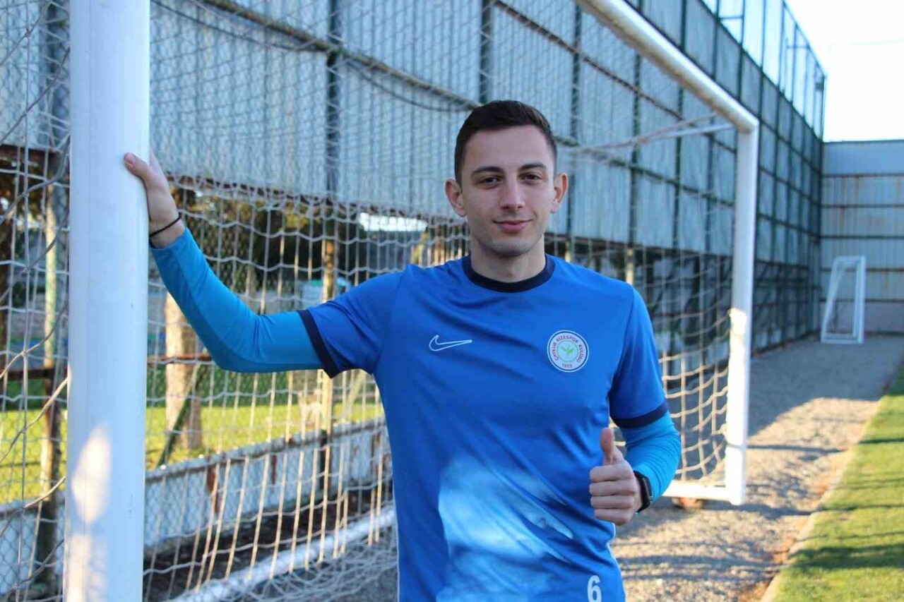 ÇAYKUR RİZESPORLU OYUNCU GİANNİS PAPANİKOLAOU, MEHMET CENGİZ TESİSLERİ’NDE GERÇEKLEŞEN ANTRENMAN...