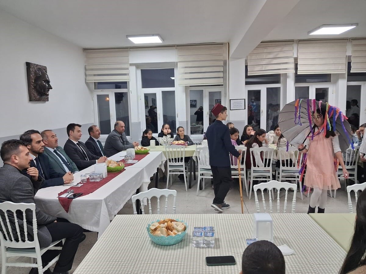 ÇILDIR YATILI BÖLGE ORTAOKULU’UNDA KONYA’DAN ARDAHAN’A GÖNÜL KÖPRÜSÜ KURULDU.  KONYA İLİNDE HER...