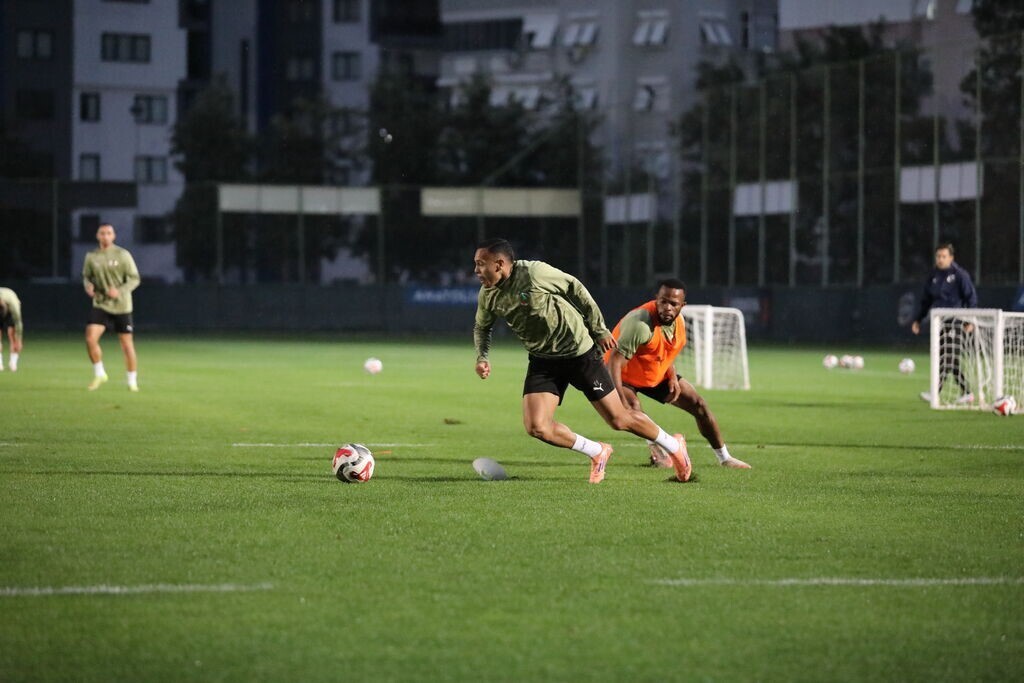 CORENDON ALANYASPOR TRENDYOL SÜPER LİG’İN 15’İNCİ HAFTASINDA KENDİ EVİNDE OYNAYACAĞI ANTALYASPOR...