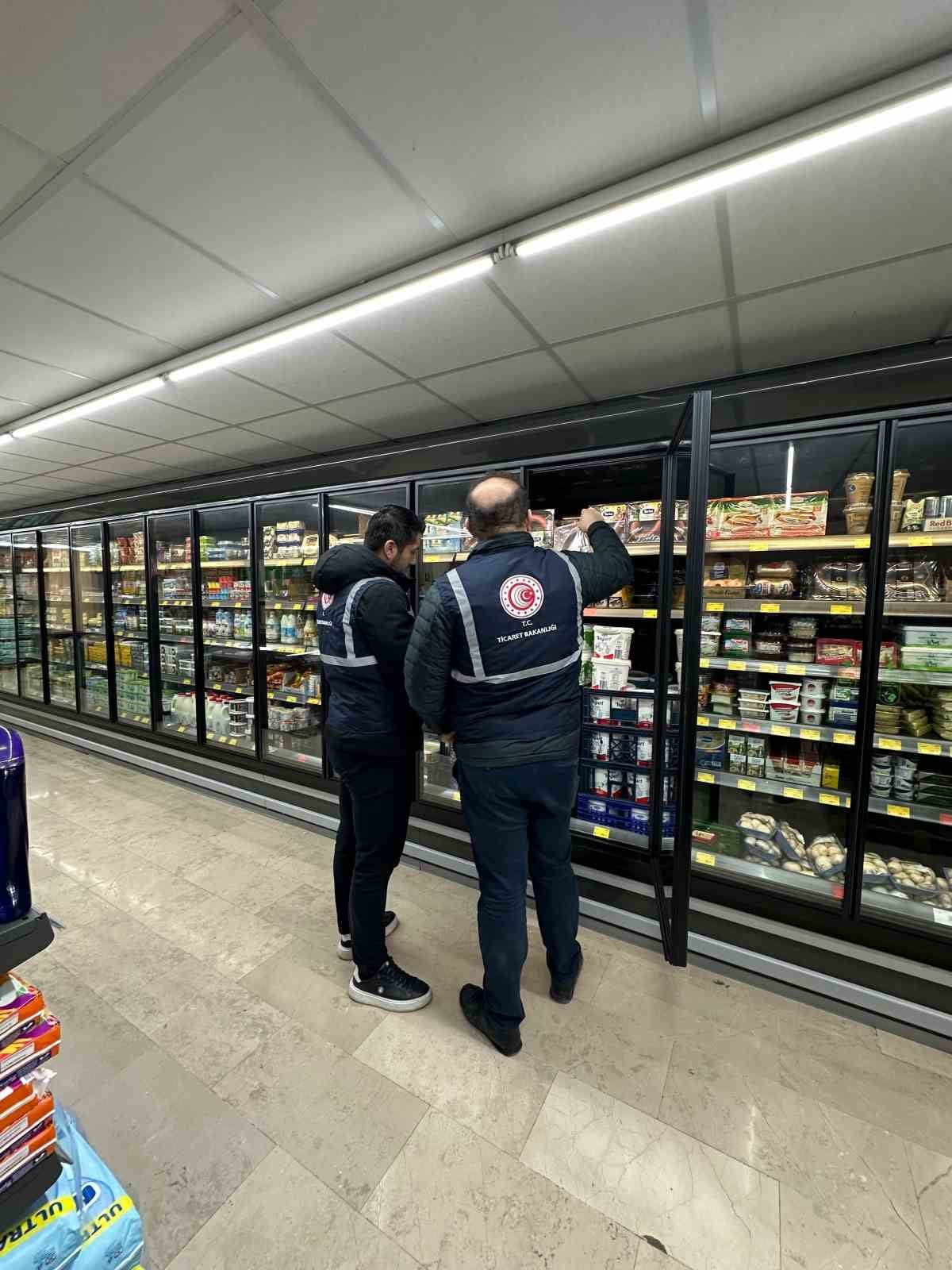 ÇORUM’DA TİCARET İL MÜDÜRLÜĞÜ EKİPLERİ FAHİŞ FİYAT VE ETİKET DENETİMLERİNİ SIKILAŞTIRDI. YIL...