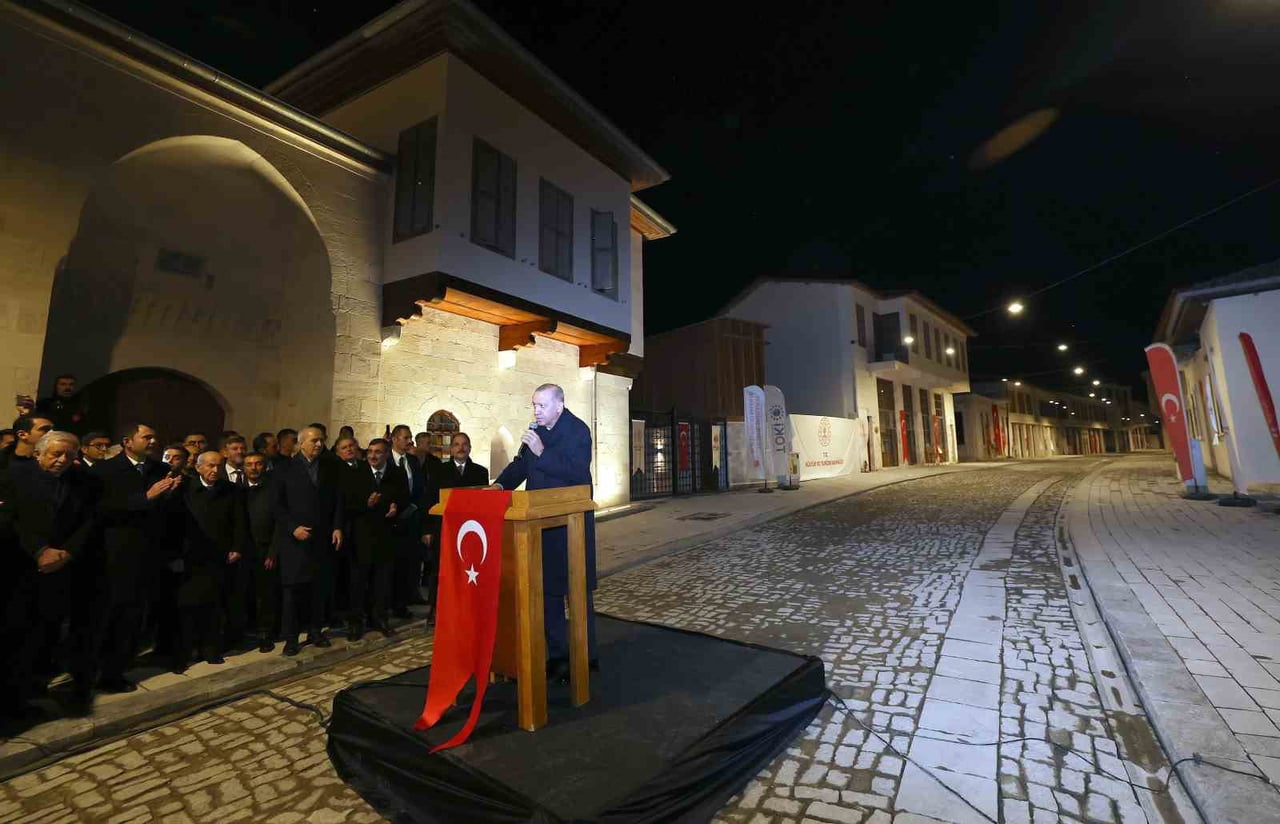 CUMHURBAŞKANI RECEP TAYYİP ERDOĞAN, HATAY’DA DEPREMDE YIKILAN VE İNŞA ÇALIŞMALARIYLA BİRLİKTE...