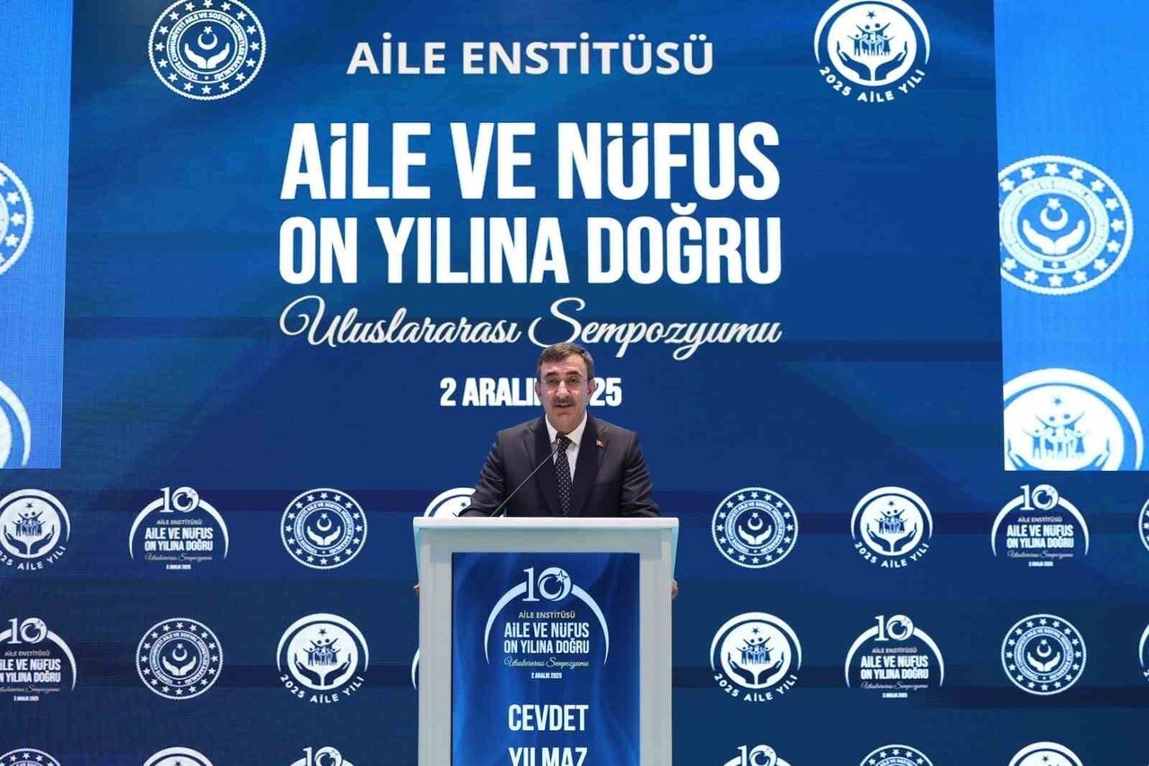 CUMHURBAŞKANI YARDIMCISI CEVDET YILMAZ, "ÜLKELERİN SON 7 YILDAKİ DOĞURGANLIK HIZI DEĞİŞİMLERİ...