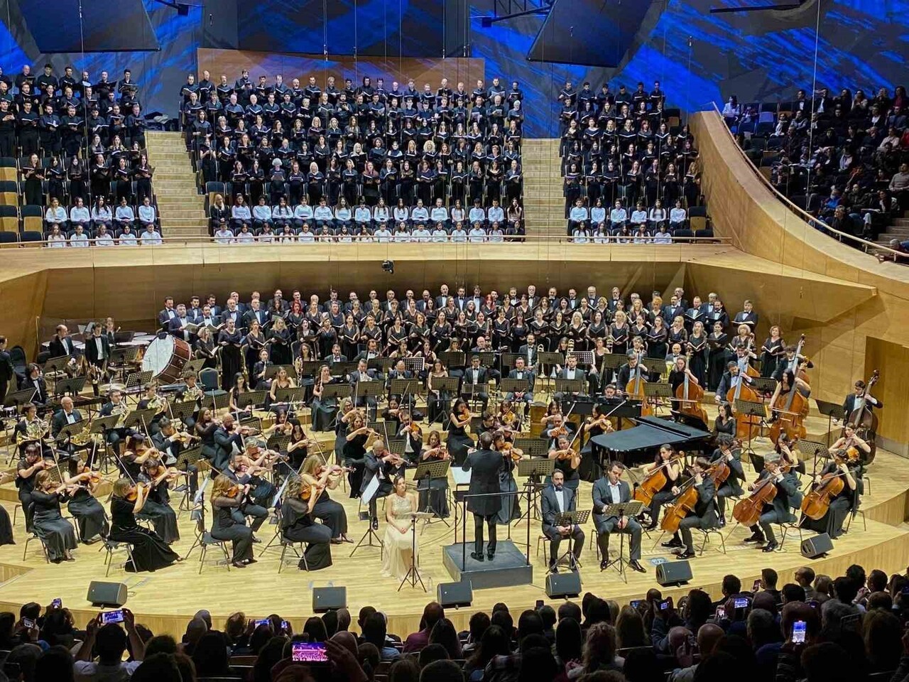 CUMHURBAŞKANLIĞI SENFONİ ORKESTRASI’NIN (CSO) 200. YILINDA, 14 ARALIK DÜNYA KORO GÜNÜ SEBEBİYLE...