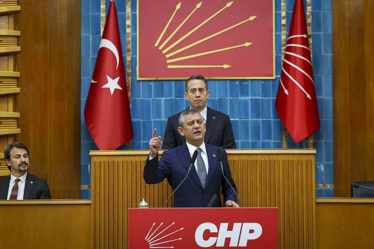 CUMHURİYET HALK PARTİSİ(CHP) GENEL BAŞKANI ÖZGÜR ÖZEL, "BAHİS VE UYUŞTURUCU ÜLKENİN ANA GÜNDEMİ...