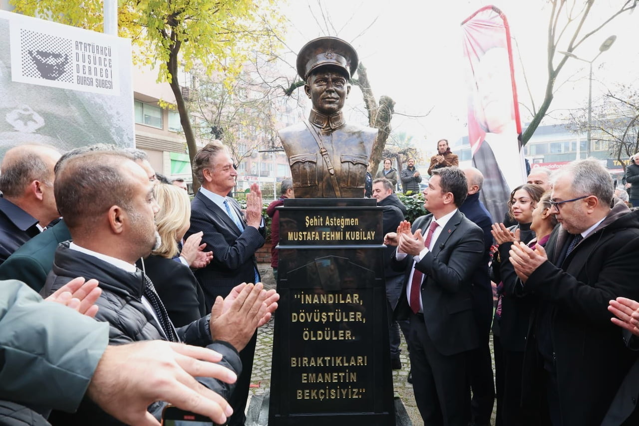 CUMHURİYETİN SİMGE İSİMLERİNDEN ŞEHİT ASTEĞMEN MUSTAFA FEHMİ KUBİLAY’IN ADINI TAŞIYAN ANIT...