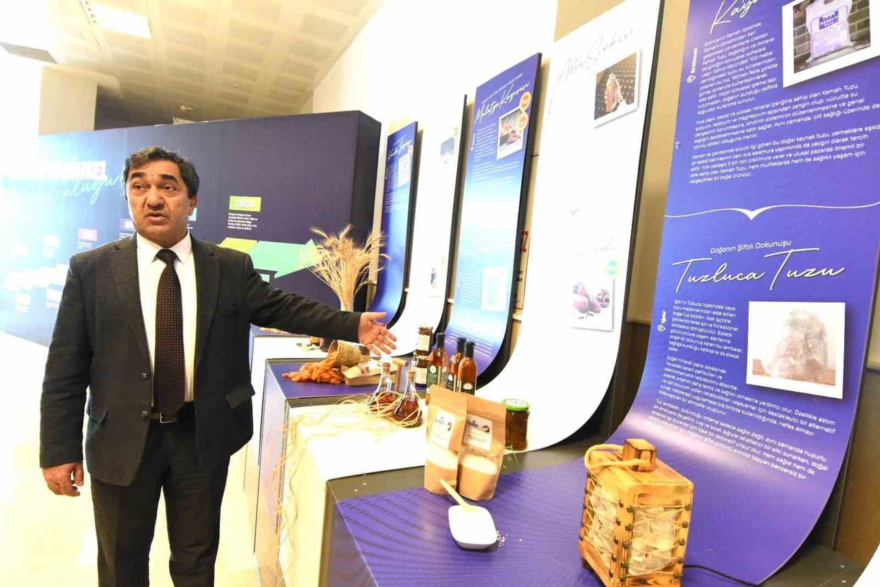 DAP BÖLGE KALKINMA İDARESİ BAŞKANI PROF. DR. OSMAN DEMİRDÖĞEN DÜZENLEDİĞİ BASIN TOPLANTISINDA...