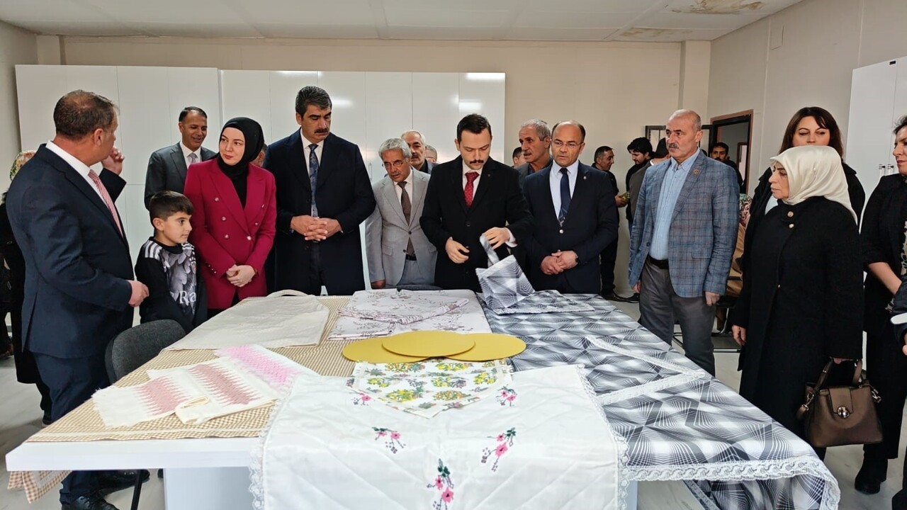 DAP BÖLGE KALKINMA İDARESİ BAŞKANLIĞINCA AŞKALE’DE KADIN İSTİHDAMI GELİŞİM PROJESİ KAPSAMINDA ÜÇ...