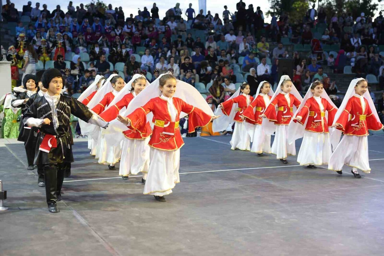 DARICA BELEDİYESİ TARAFINDAN ÇOCUK VE GENÇLERİN SOSYAL GELİŞİMLERİNE KATKI SAĞLAMAK AMACIYLA...