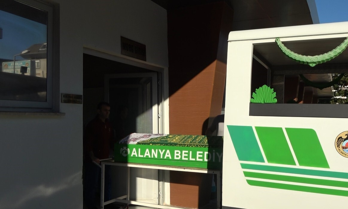 DAYISININ SİLAHINDAN ÇIKAN KURŞUNLA HAYATINI KAYBEDEN KADININ CENAZESİ AİLESİNE TESLİM...